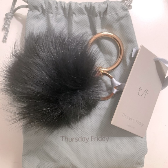 THURSDAY Friday Two Toned Dyed Fox Fur Ball Key Ring Charm - Picture 1 of 7